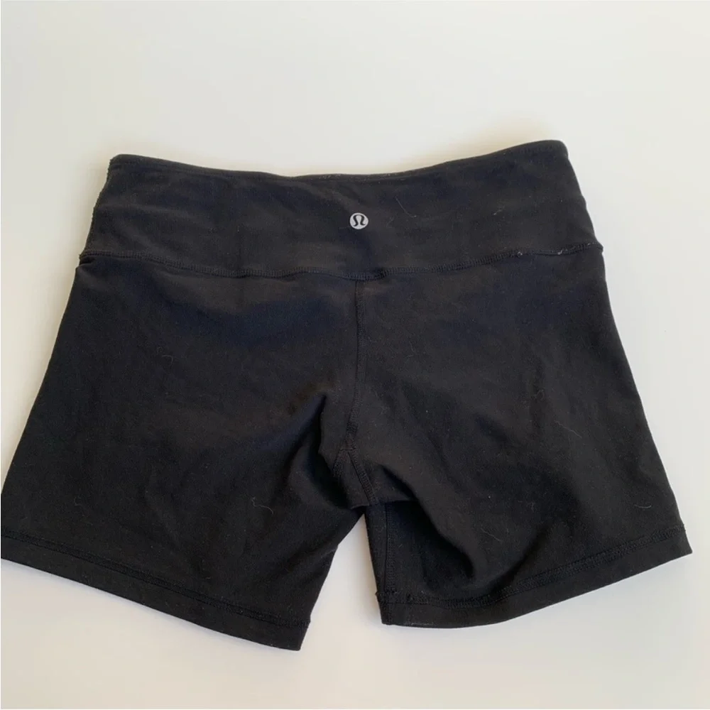 Lululemon Black Groove Shorts Size 6